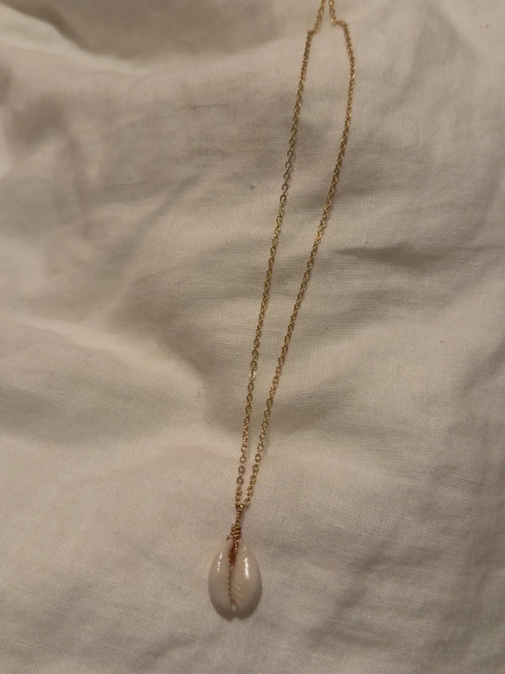 N/A gold necklace